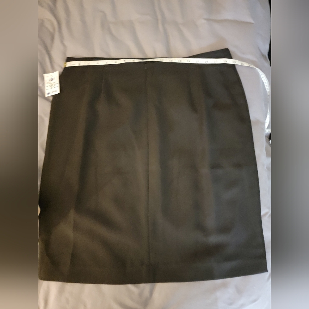 NWT Simple Side Zip Suit Skirt